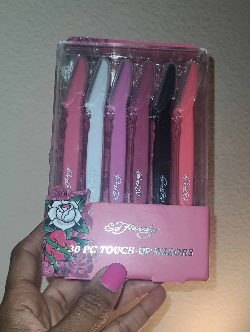 Ed Hardy Pink and Black Facial Razor Set